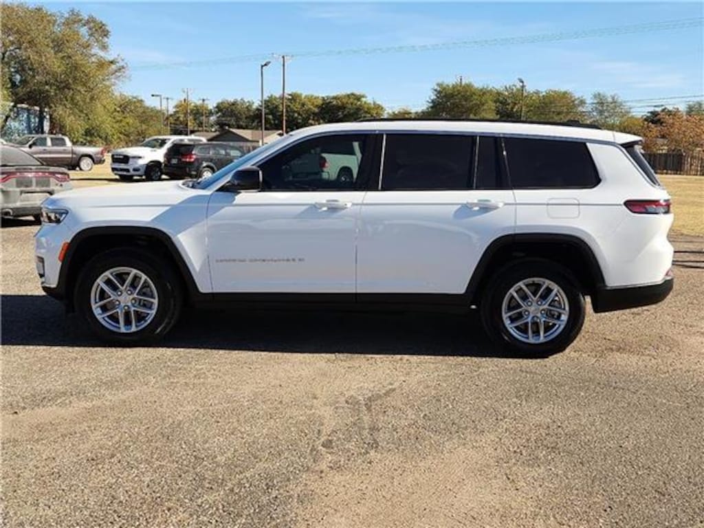 Used 2025 Jeep Grand Cherokee L Laredo 4x4