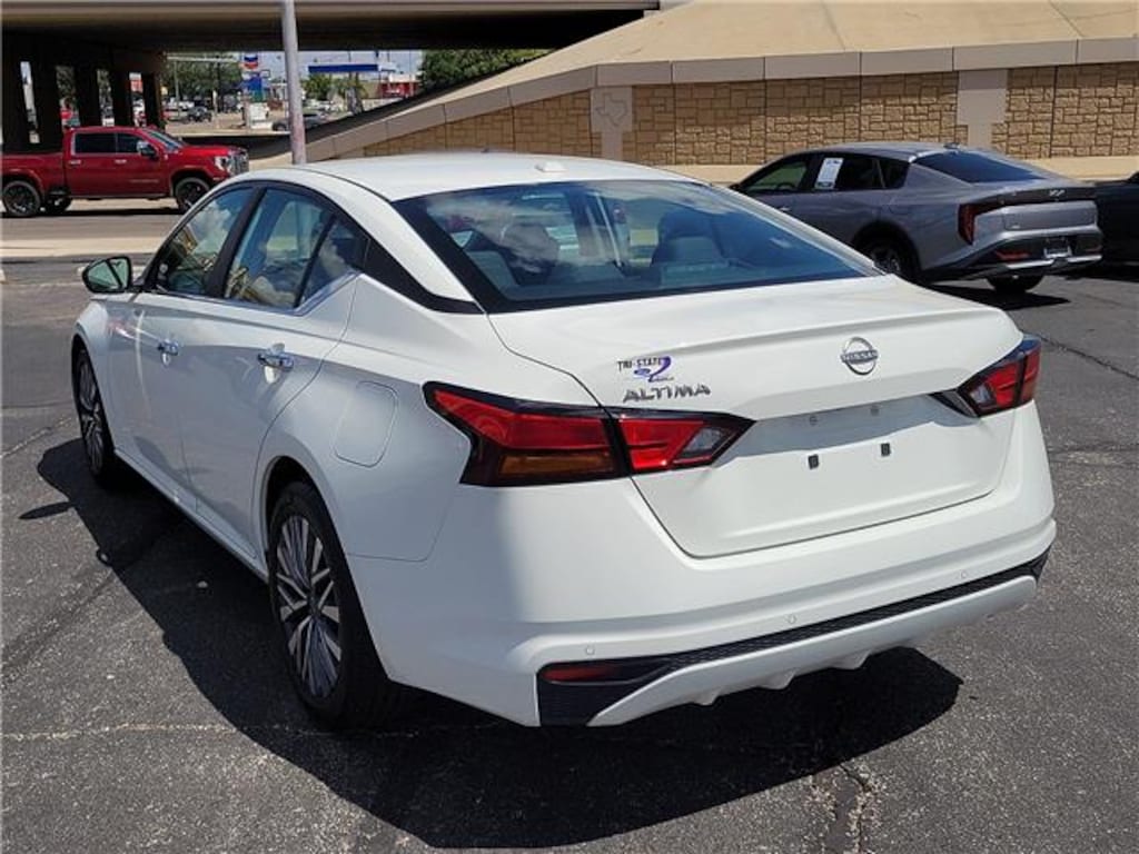 Used 2025 Nissan Altima SV