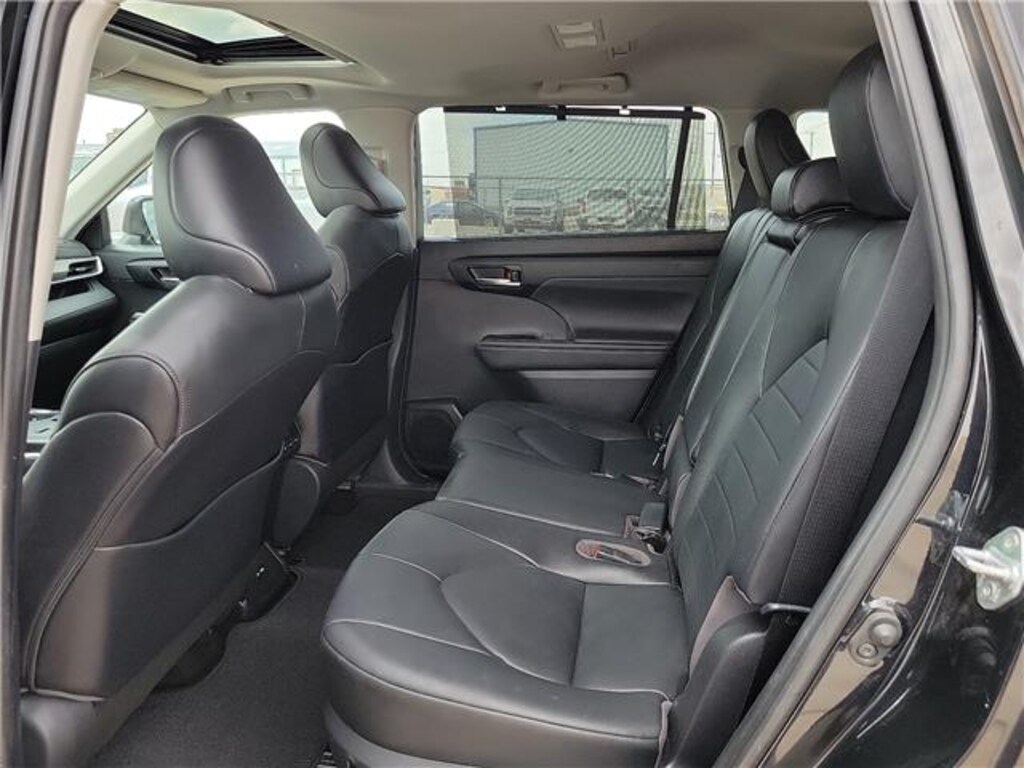 Used 2020 Toyota Highlander XLE Front-wheel Drive