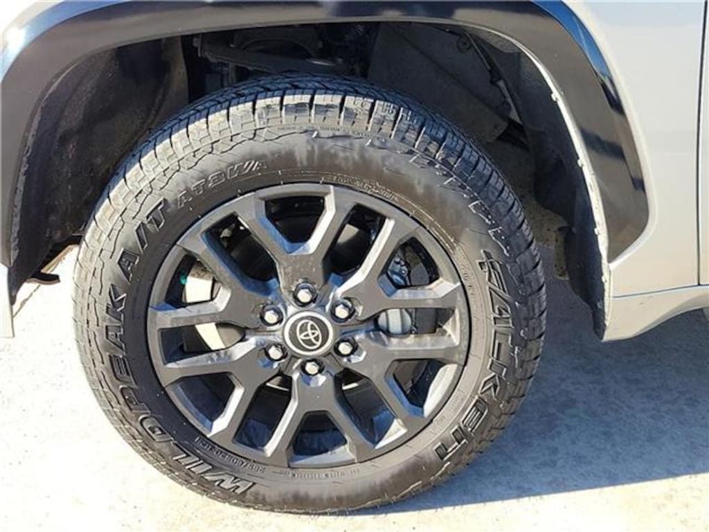 Used 2023 Toyota Tundra Hybrid Platinum (A10) 4x4 CrewMax 6.5 ft. box 157.7 in. W