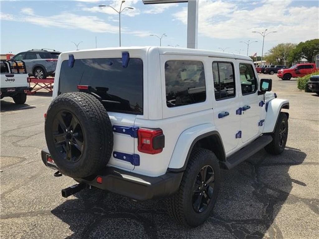 Used 2021 Jeep Wrangler Unlimited Sahara Altitude 4x4