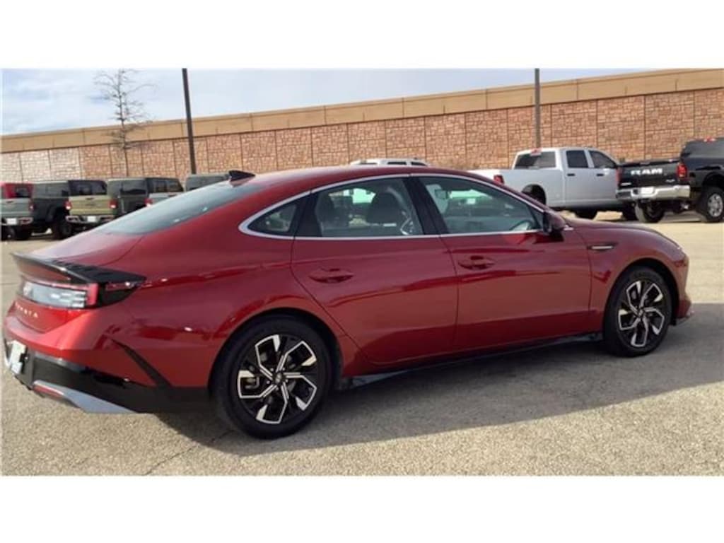 Used 2024 Hyundai Sonata SEL Front-Wheel Drive Sedan