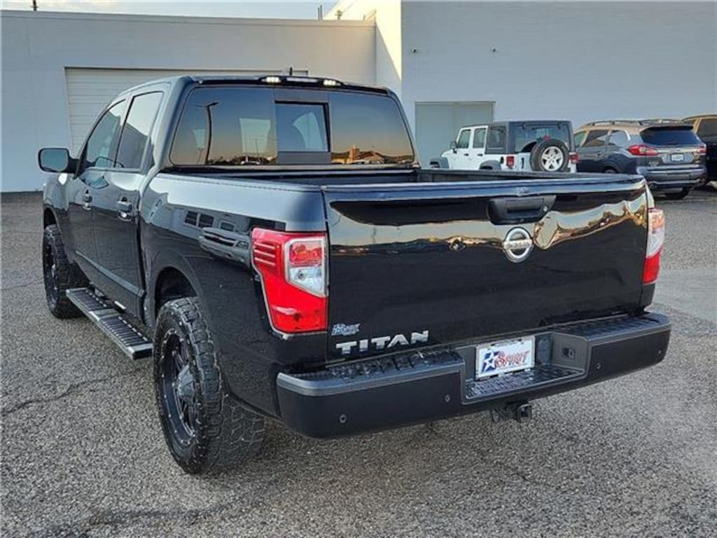 Used 2022 Nissan Titan S (A9) 4x2 Crew Cab 5.5 ft. box 139.8 in. WB
