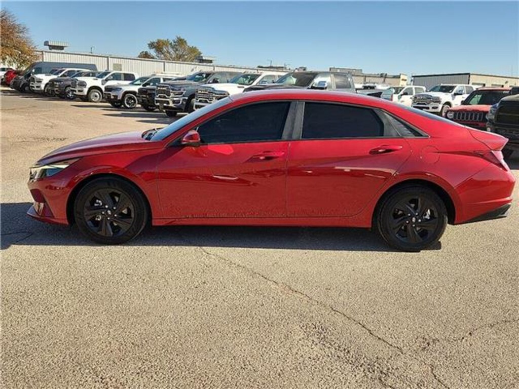 Used 2023 Hyundai Elantra SEL (IVT) Sedan