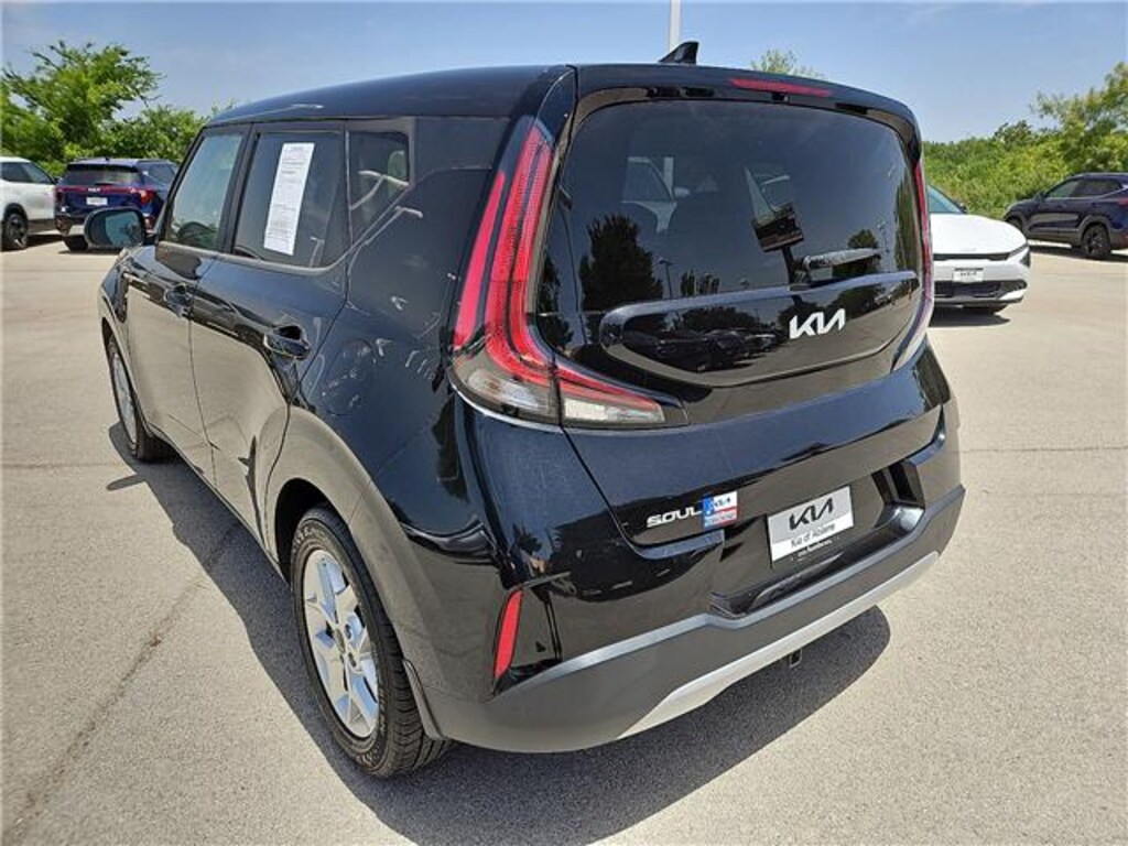 Used 2023 KIA Soul S (IVT) Hatchback