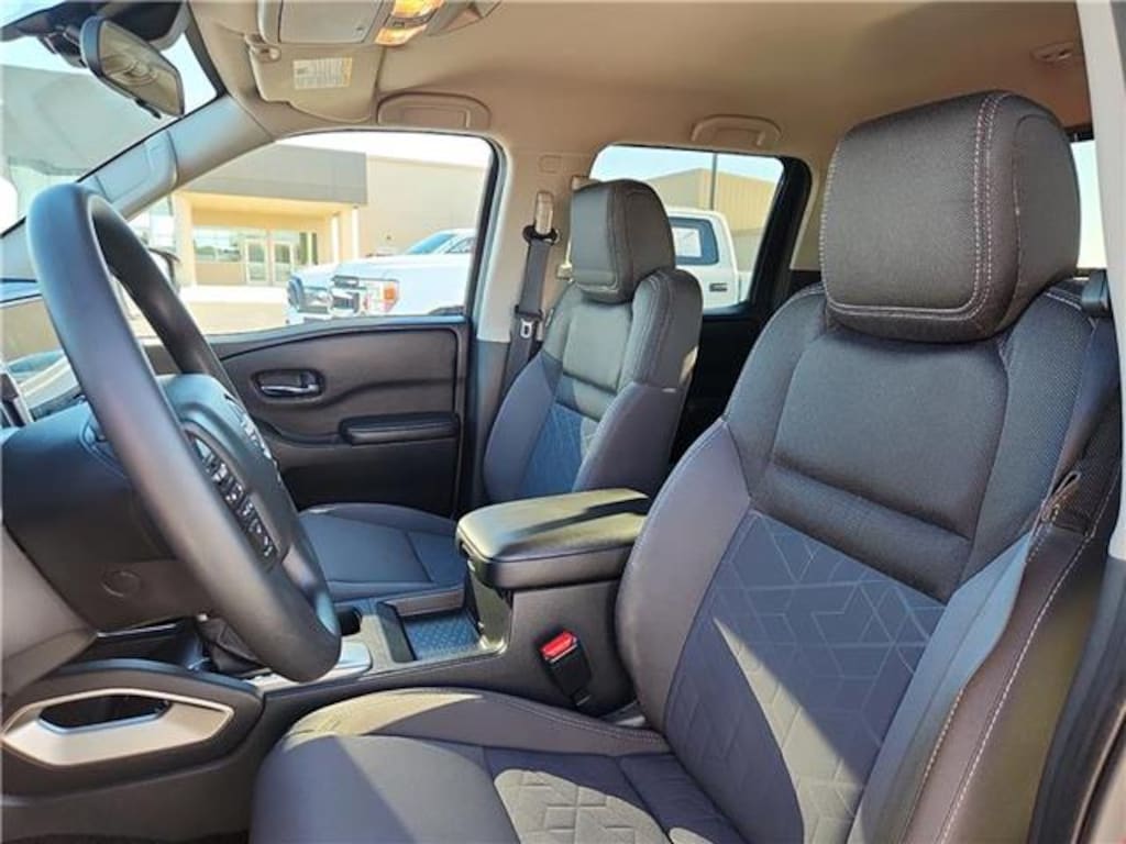 Used 2025 Nissan Frontier SV 4x4 Crew Cab 5 ft. box 126 in. WB