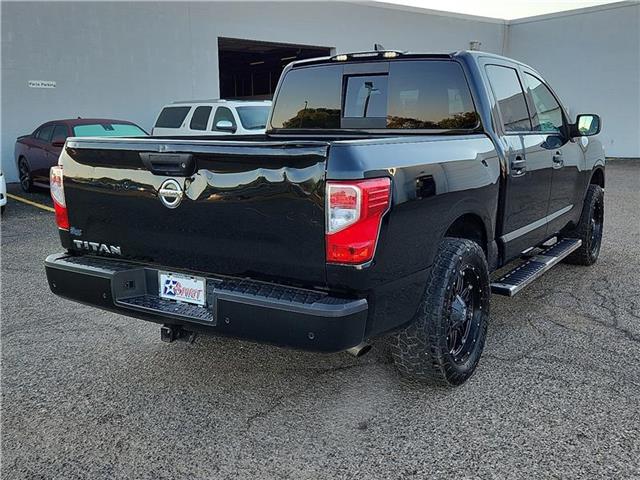 2022 Nissan Titan S Crew Cab photo 3