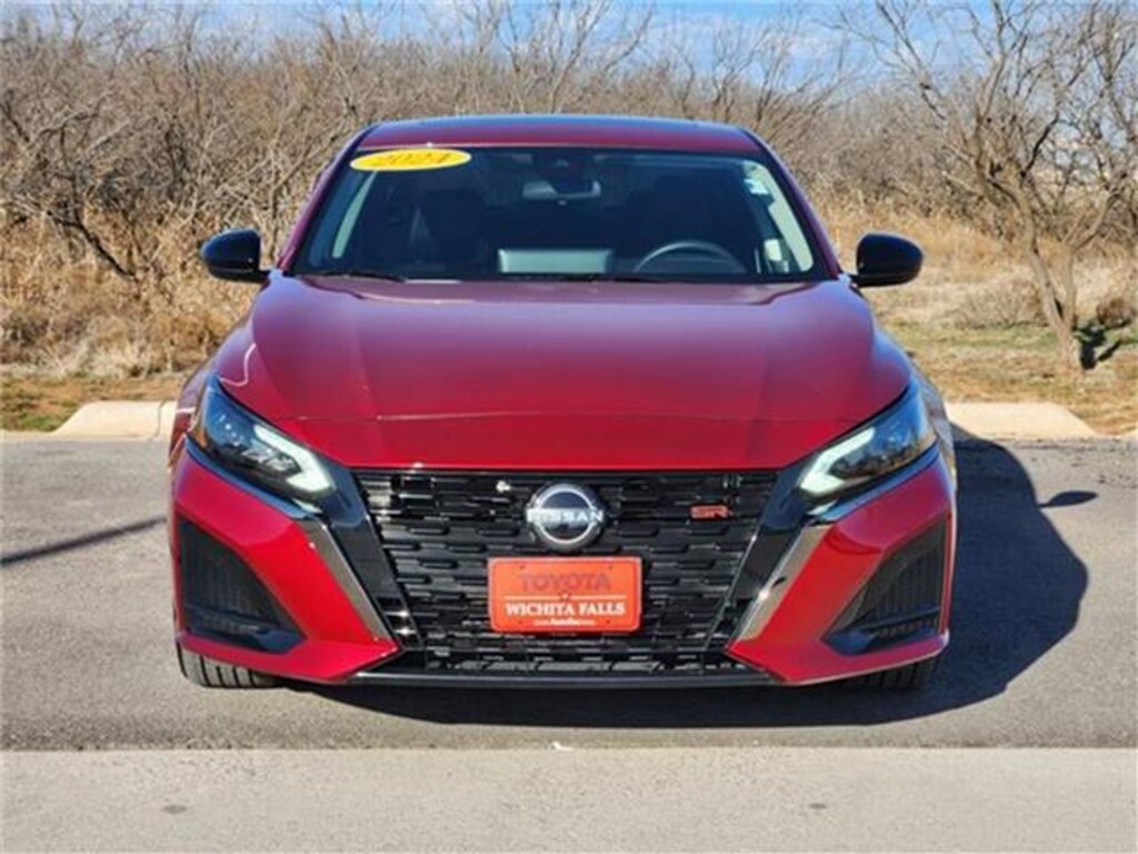 Used 2024 Nissan Altima 2.5 SR