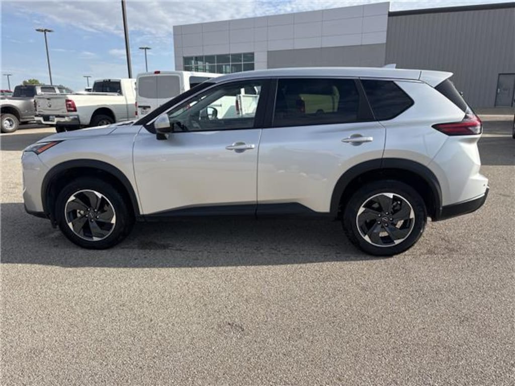 Used 2025 Nissan Rogue SV Front-Wheel Drive