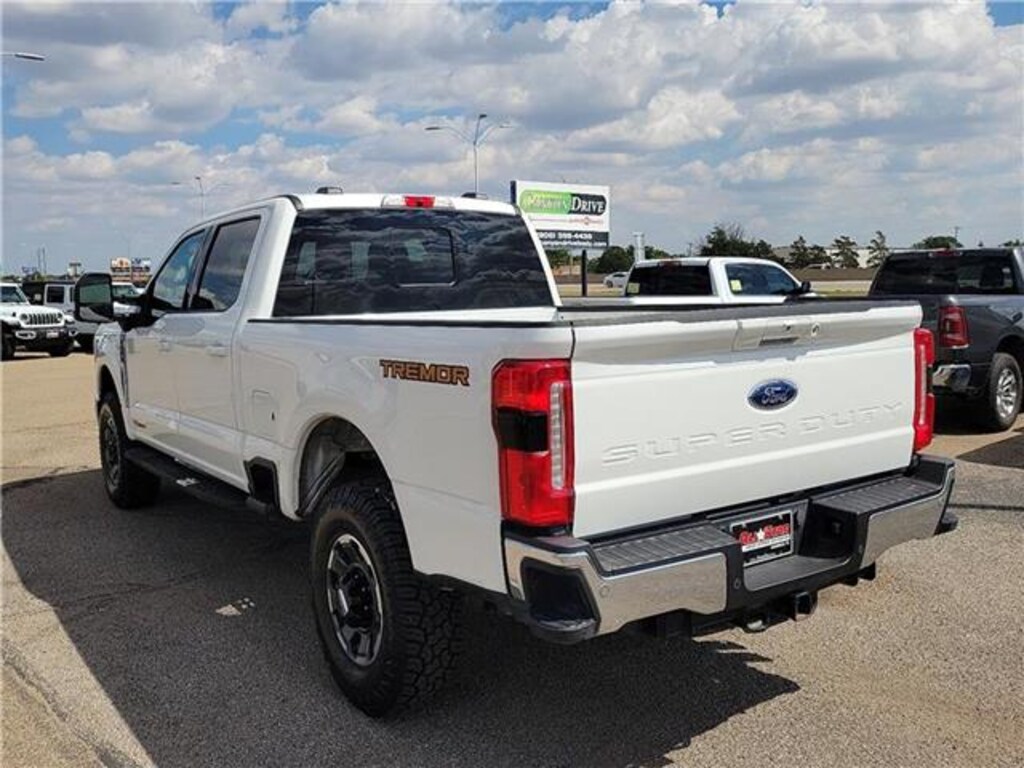 Used 2024 Ford F-250 Lariat 4x4 Crew Cab 6.75 ft. box 160 in. WB SRW Sedan