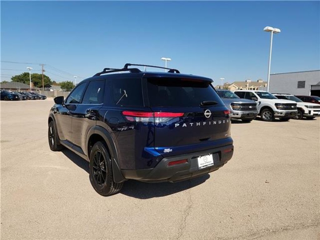 Used 2024 Nissan Pathfinder SV (A9) Front-Wheel Drive