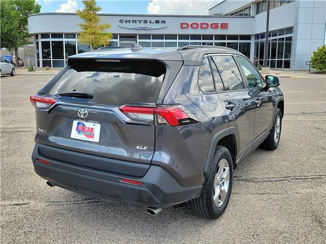 2024 Toyota RAV4 XLE photo 4