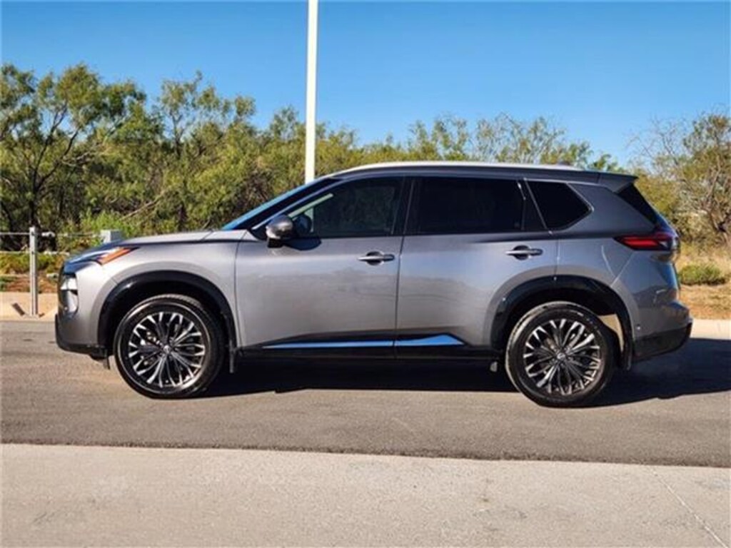 Used 2025 Nissan Rogue Platinum Front-Wheel Drive