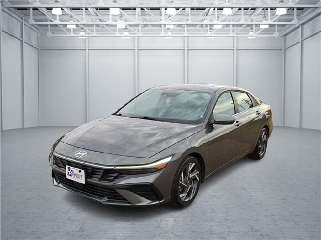 Used 2025 Hyundai Elantra Limited (IVT) Sedan