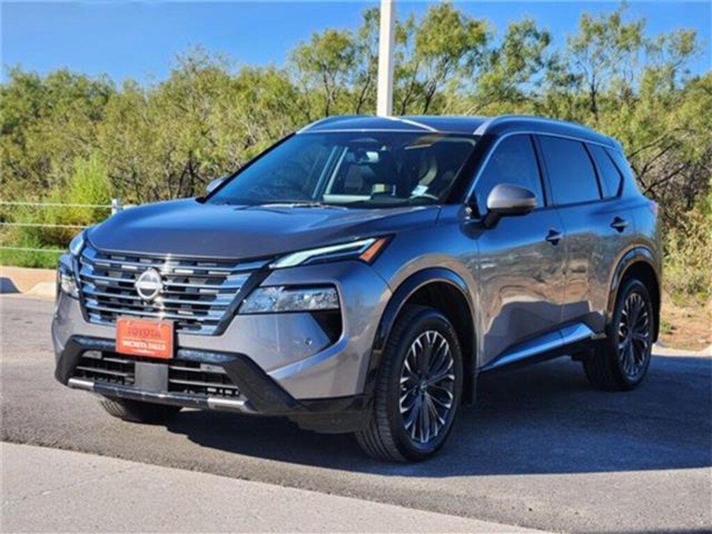 Used 2025 Nissan Rogue Platinum Front-Wheel Drive