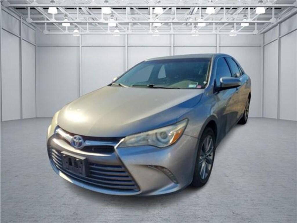 Used 2017 Toyota Camry Hybrid XLE Sedan