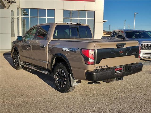 2021 Nissan Titan PRO-4X Crew Cab photo 4