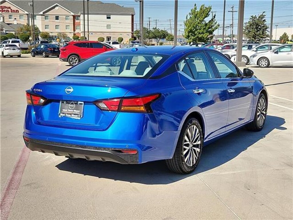 Used 2025 Nissan Altima SV