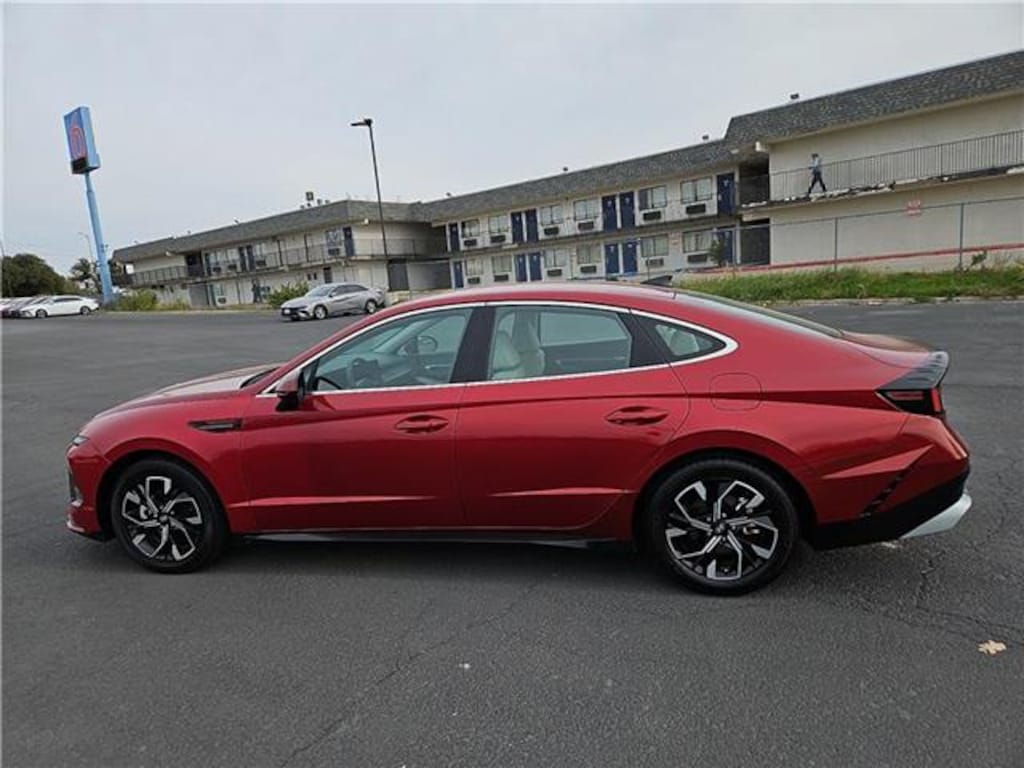 Used 2024 Hyundai Sonata SEL Front-Wheel Drive Sedan