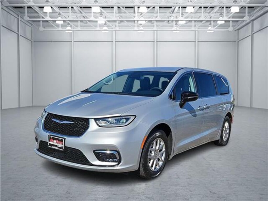 Used 2024 Chrysler Pacifica Touring L Front-Wheel Drive Passenger Van