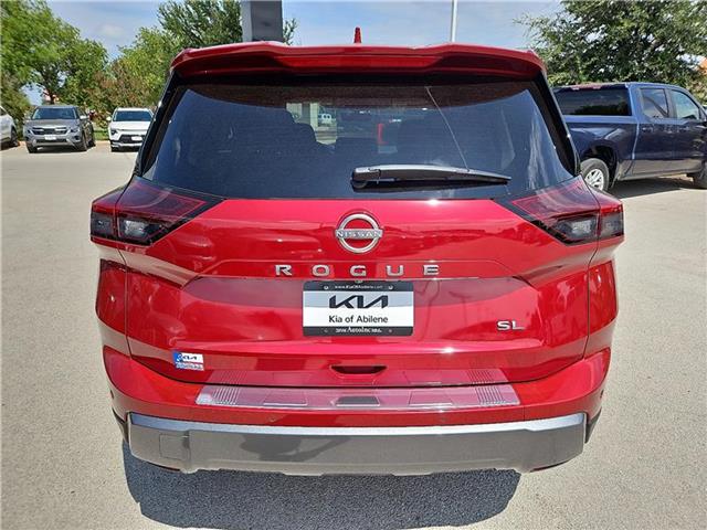 2024 Nissan Rogue SL photo 4