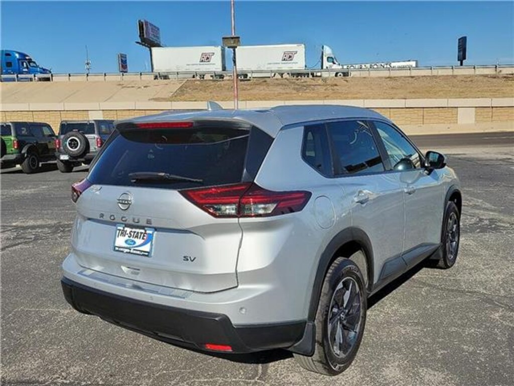 Used 2024 Nissan Rogue SV