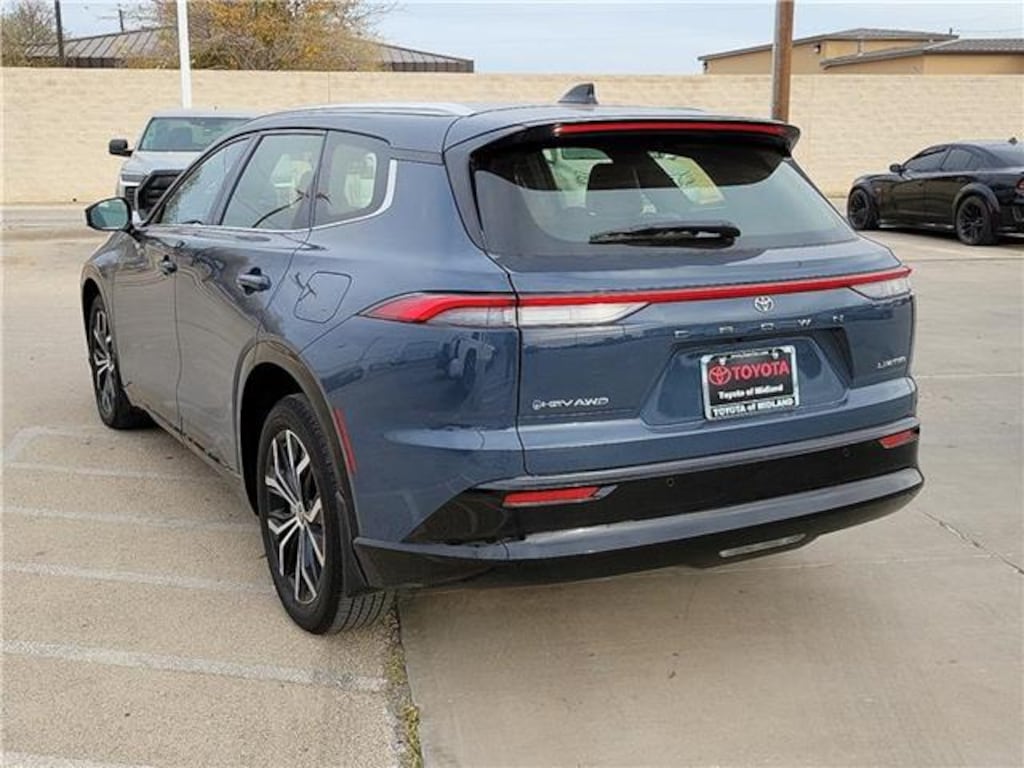 Used 2025 Toyota Crown Signia Limited