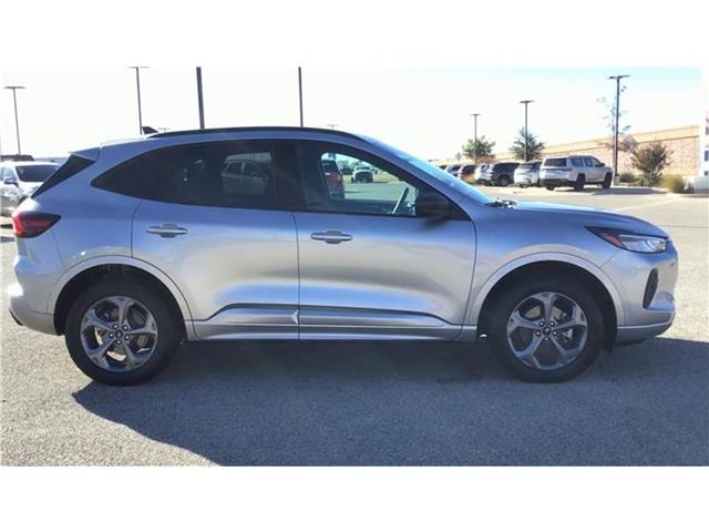 2024 Ford Escape ST-Line photo 4