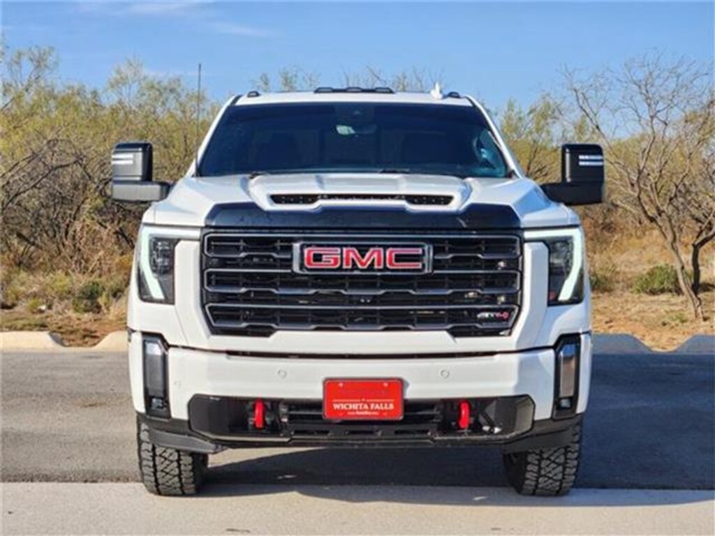 Used 2024 GMC Sierra 2500HD AT4 4x4 Crew Cab 6.75 ft. box 159 in. WB