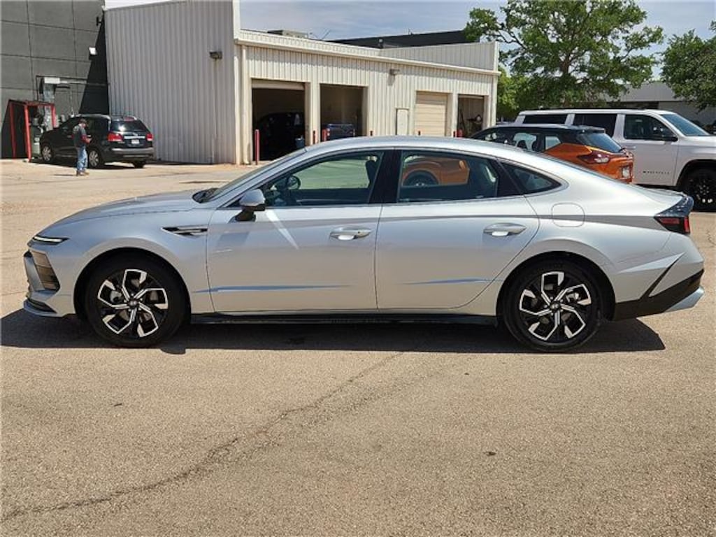 Used 2024 Hyundai Sonata SEL Front-Wheel Drive Sedan