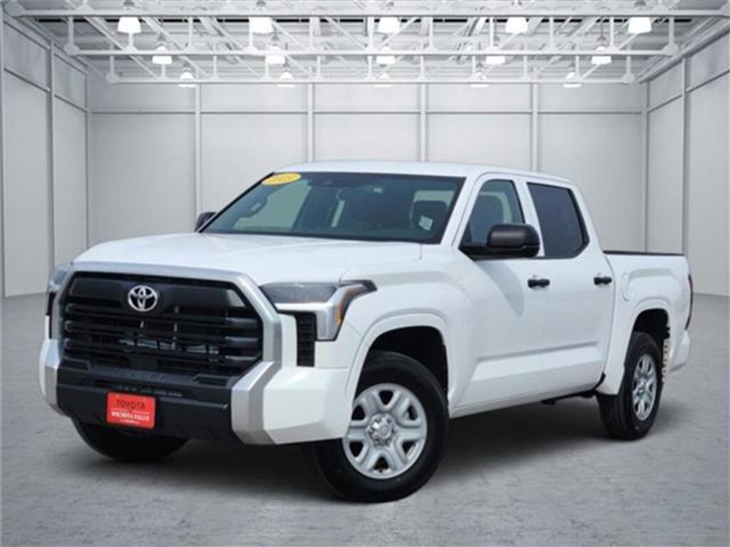 Used 2025 Toyota Tundra SR (A10) 4x2 CrewMax 5.5 ft. box 145.7 in. WB