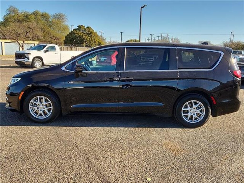 Used 2024 Chrysler Pacifica Touring L Front-Wheel Drive Passenger Van