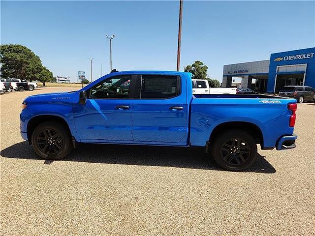 2025 Chevrolet Silverado 1500 Custom photo 2