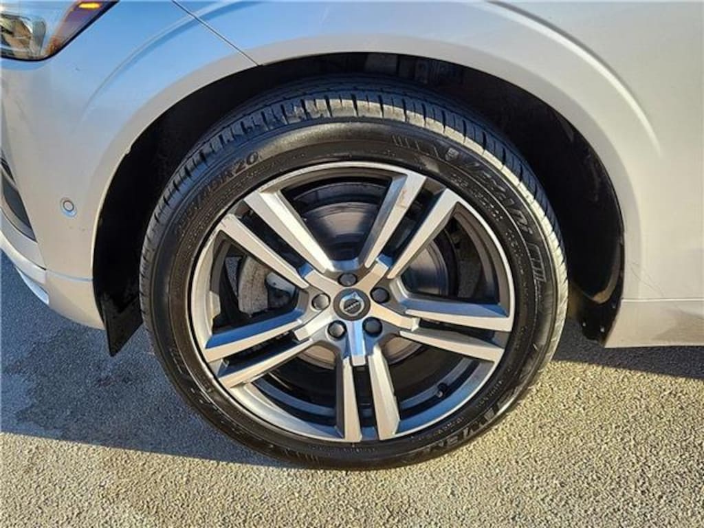 Used 2019 Volvo XC60 T6 Momentum All-wheel Drive