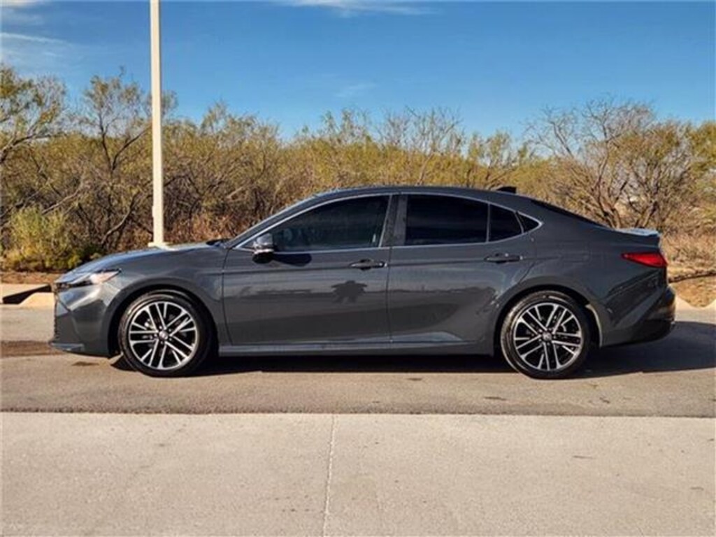Used 2025 Toyota Camry XLE