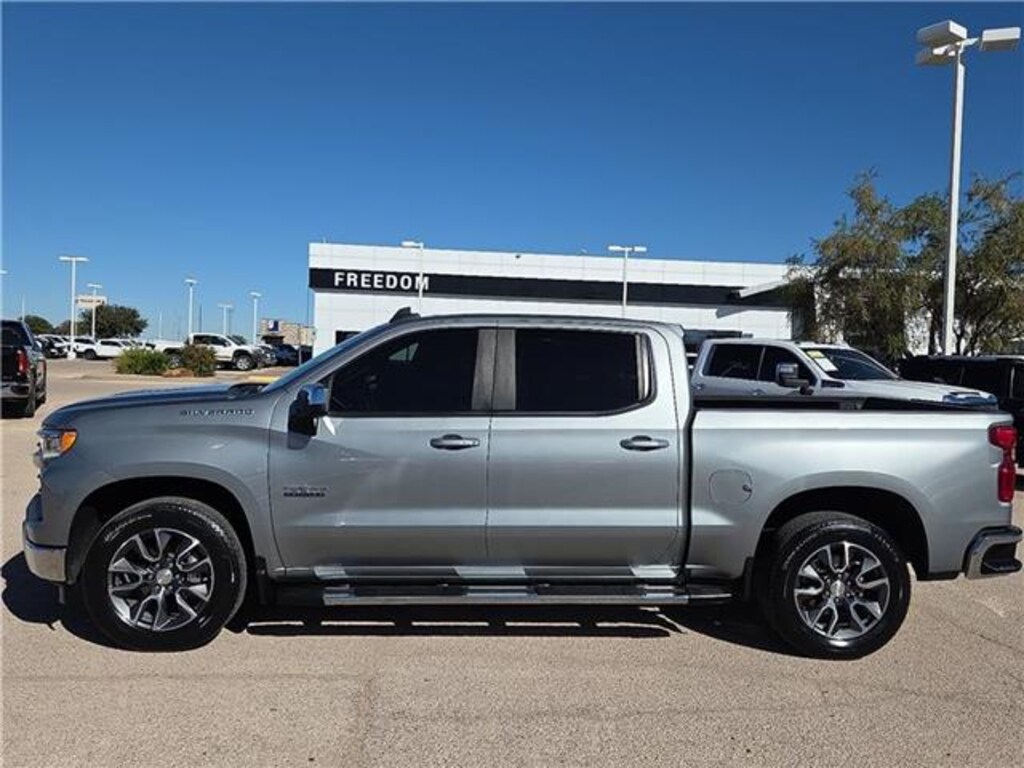 Used 2024 Chevrolet Silverado 1500 LT w/1LT 4x2 Crew Cab 5.75 ft. box 147.4 in. WB