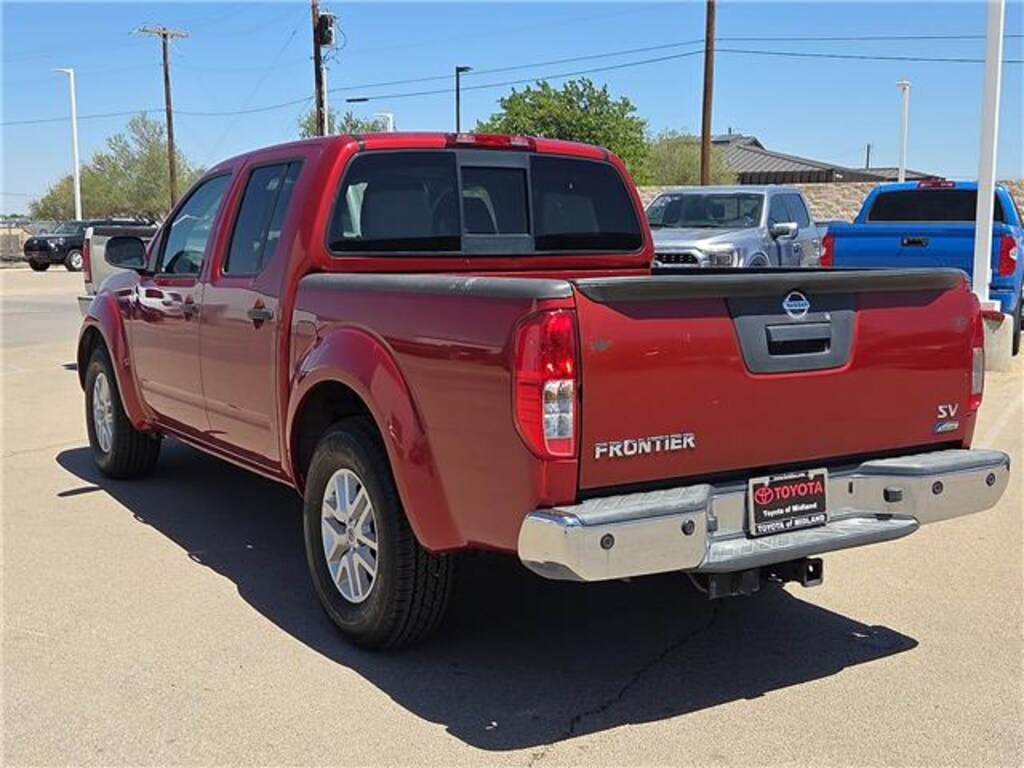 Used 2018 Nissan Frontier SV 4x2 Crew Cab 4.75 ft. box 125.9 in. WB