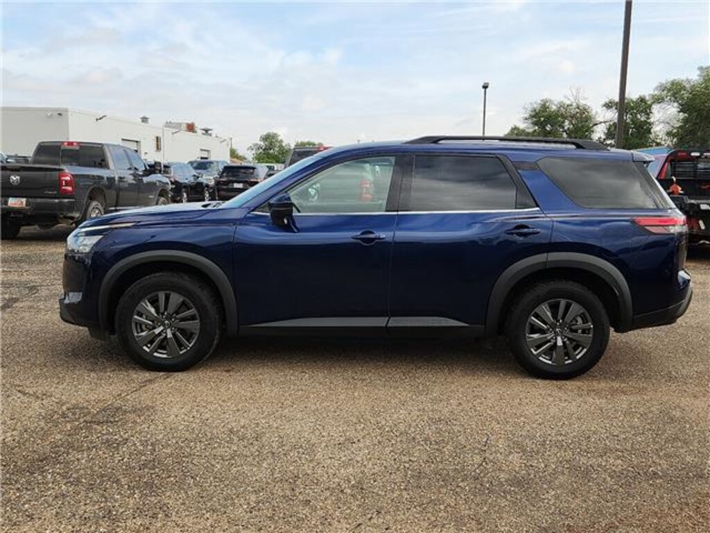 Used 2024 Nissan Pathfinder SV (A9) Front-Wheel Drive