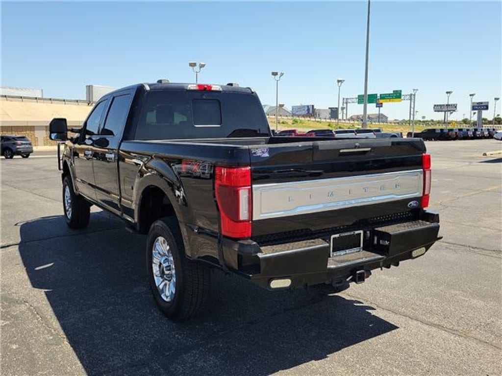 Used 2021 Ford F-250 Limited 4x4 Crew Cab 6.75 ft. box 160 in. WB SRW Sedan