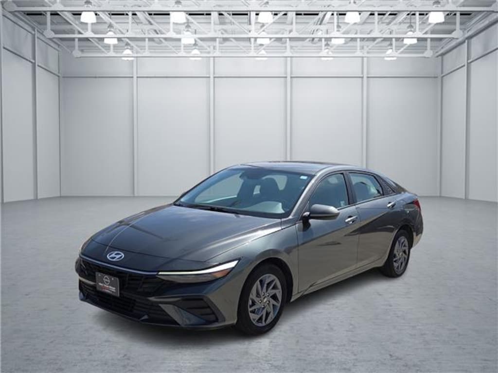 Used 2024 Hyundai Elantra SEL (IVT) Sedan