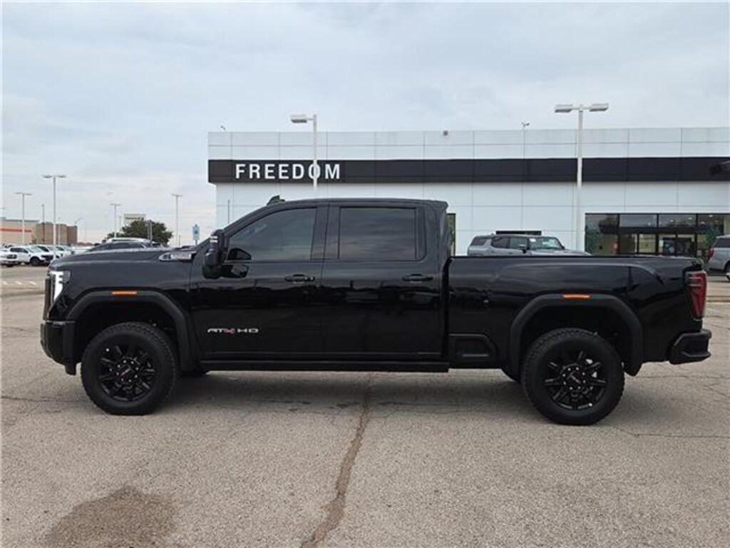Used 2025 GMC Sierra 2500HD AT4 4x4 Crew Cab 6.75 ft. box 159 in. WB