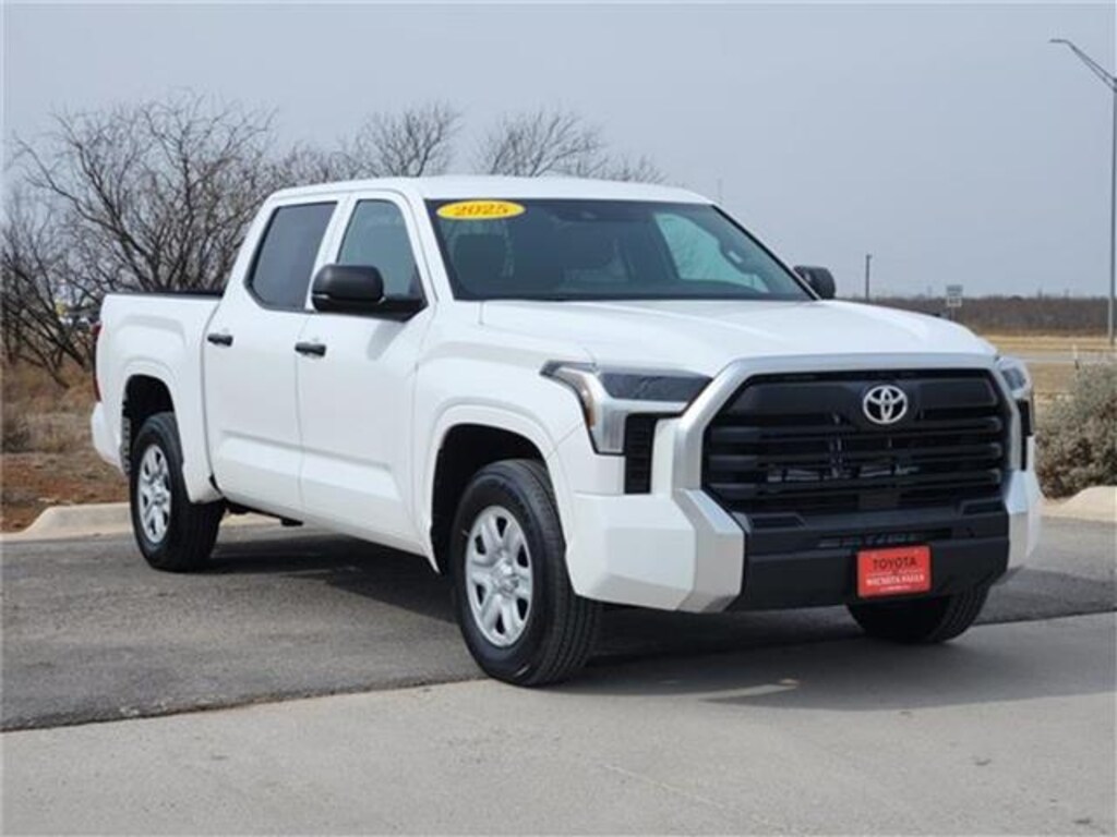 Used 2025 Toyota Tundra SR (A10) 4x2 CrewMax 5.5 ft. box 145.7 in. WB