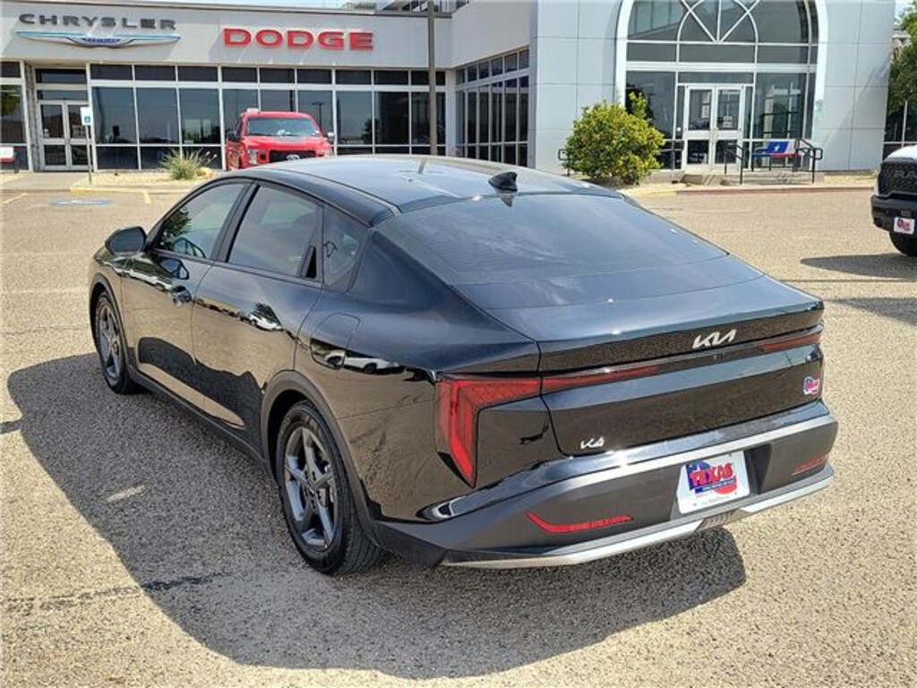 Used 2025 KIA K4 LX