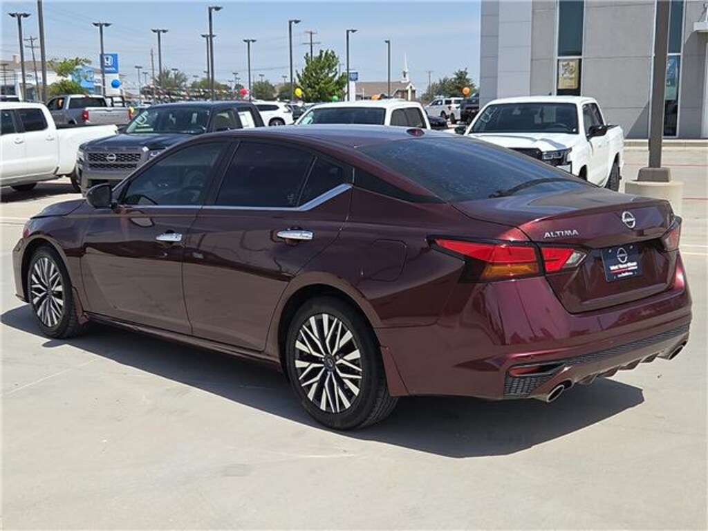 Used 2024 Nissan Altima 2.5 SV