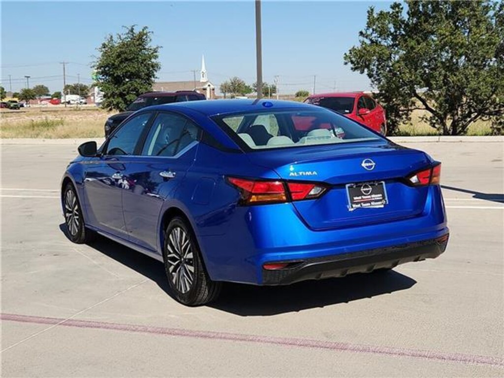 Used 2025 Nissan Altima SV