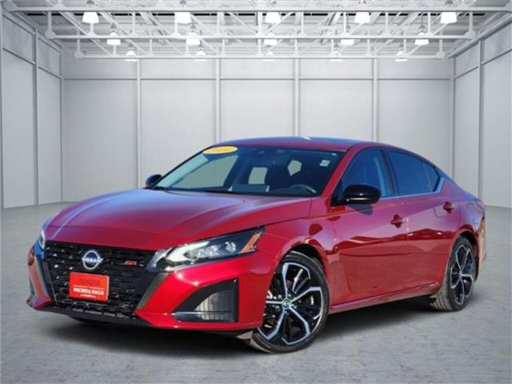 Used 2024 Nissan Altima 2.5 SR
