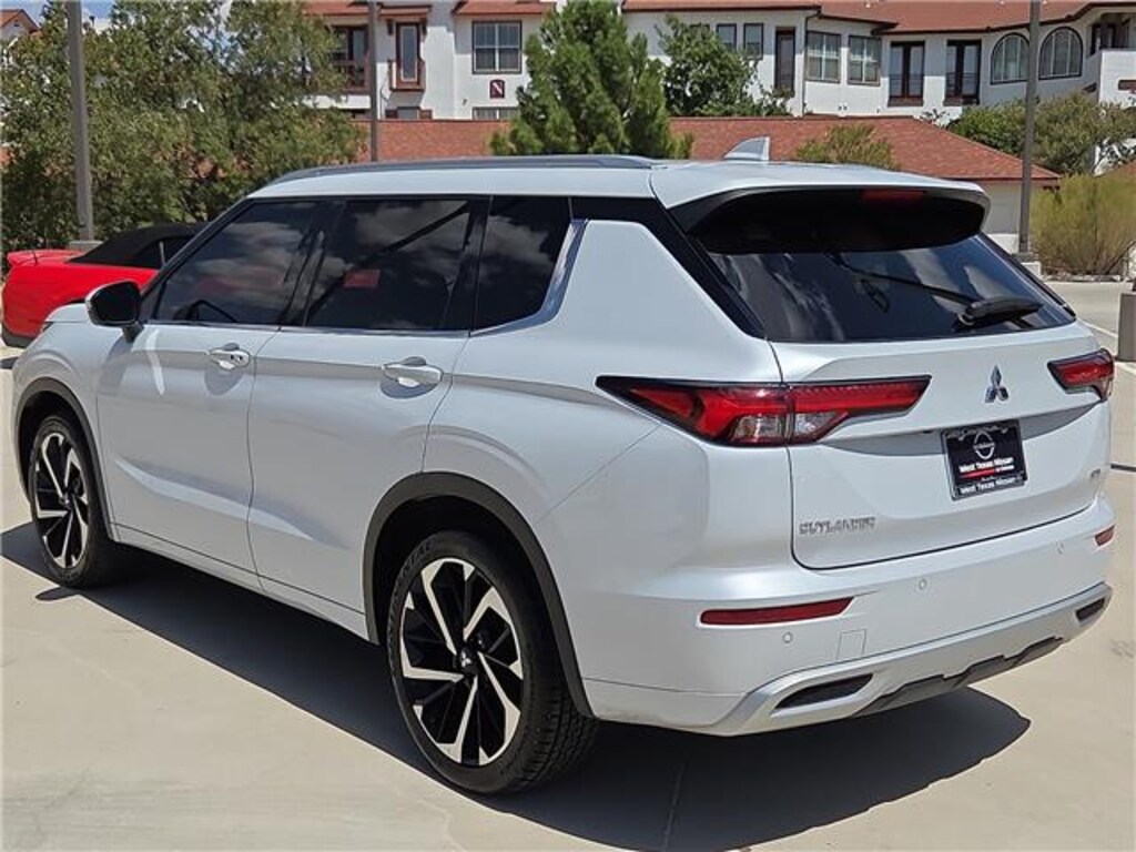 Used 2024 Mitsubishi Outlander SEL