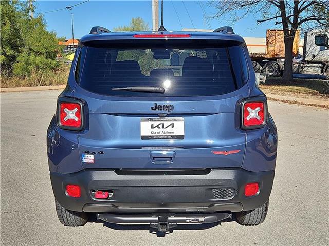 2023 Jeep Renegade Trailhawk photo 4