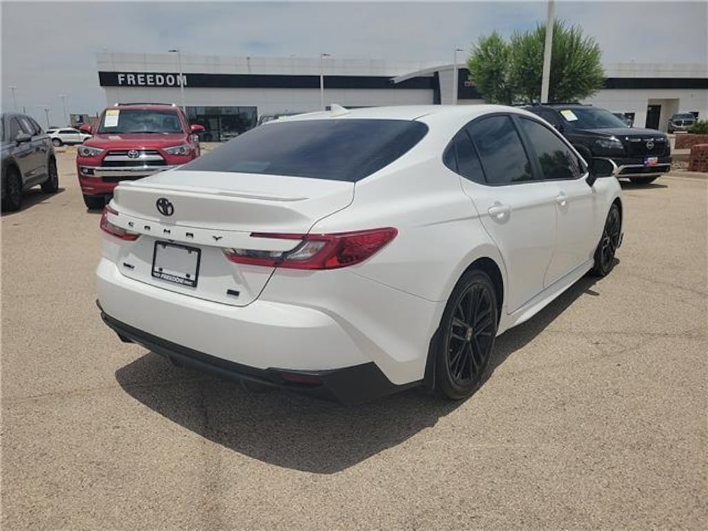 Used 2025 Toyota Camry SE