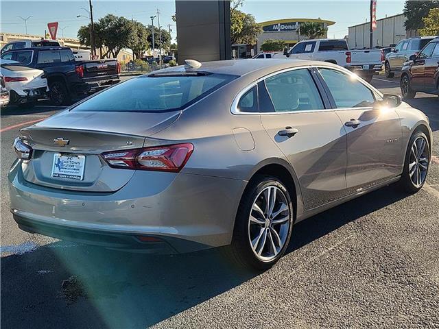 2024 Chevrolet Malibu Premier 2LT photo 4